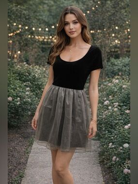 Ann Taylor Dress W/ Black Velvet Top & Silver Nylon Skirt Sz 10 Party /Cocktail